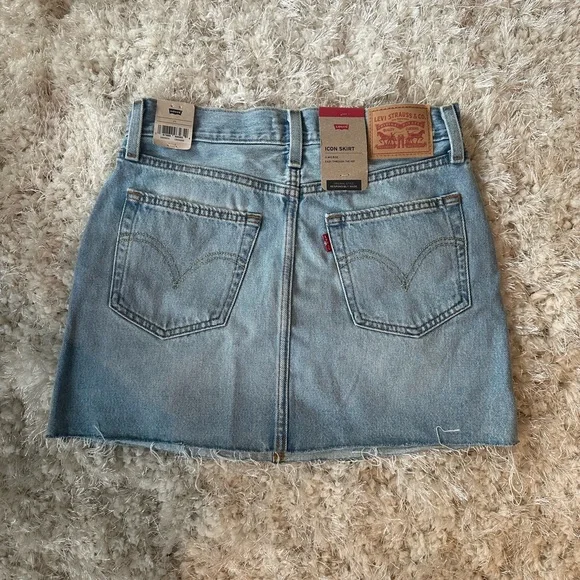 Women’s Levi's Icon Woven Minutes Denim Mini Skirt, size 25 - Picture 6 of 8